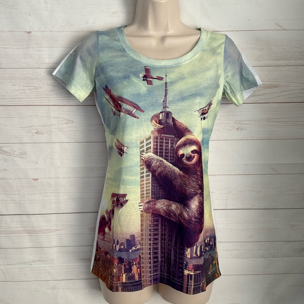 Sharp Shirter Size Small Junior Sloth King Kong Parody T-shirt